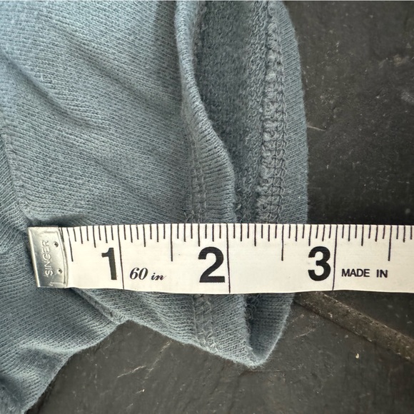 VUORI shorts in EXCELLENT CONDITION! ✨Like NEW✨lots of pockets! Zoom in 4 more: - Picture 3 of 11